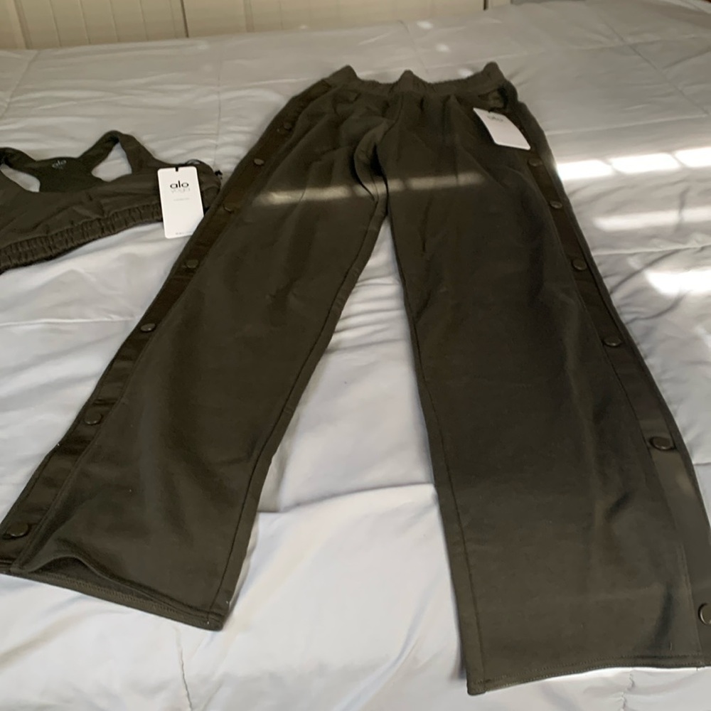 ALO Yoga Olive Green Track Pants and Sports Bra Set